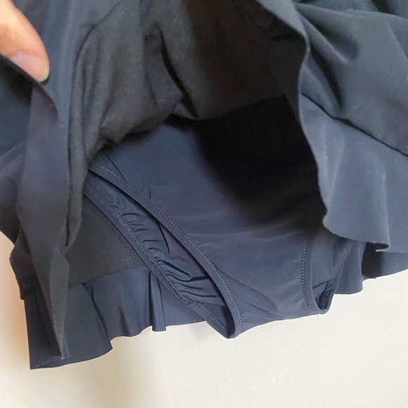 Profile By Gottex Skirted Halter One
Piece Paisley Swimsuit Size 8 - Picture 7 of 13